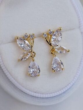 Elegant Gold Cubic Zirconia Teardrop Drop Earrings - Clear